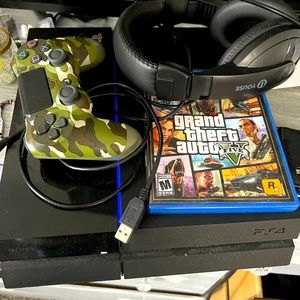 Black PlayStation with everything works perfectly basically knew